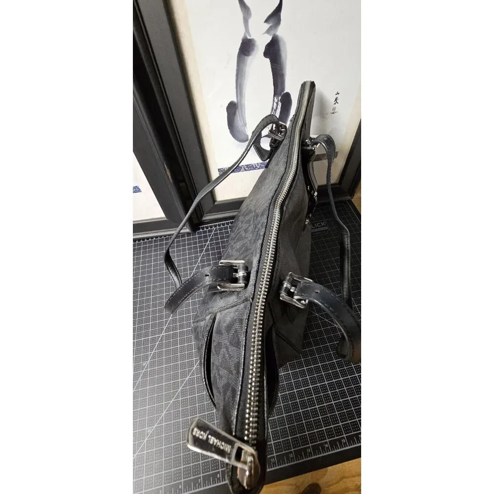 Michael Kors Jet Set Travel 